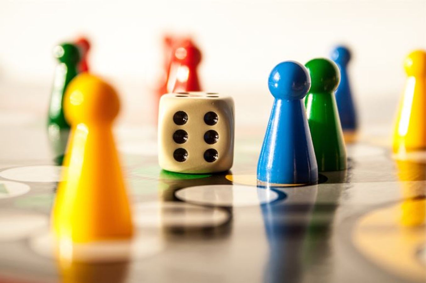 Les jeux de société comme outils du travail social ?